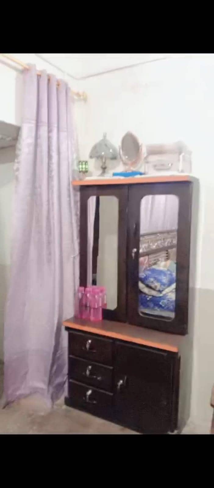 iron bed 6/6.25 dressing table 2