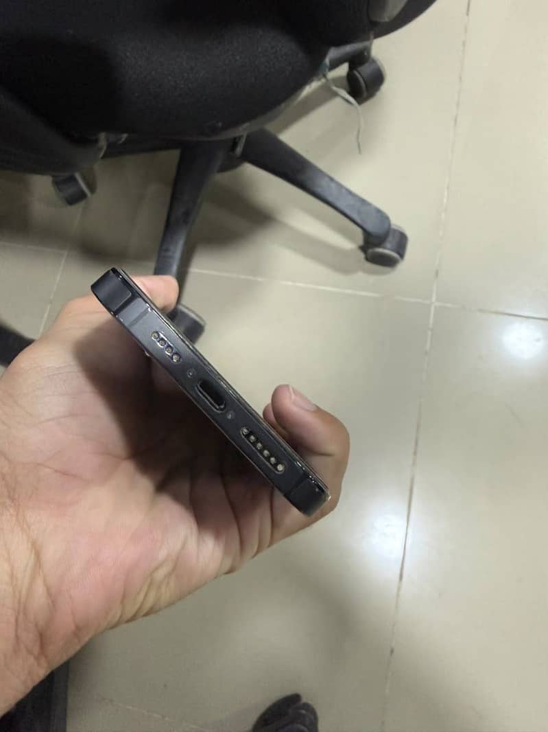 Apple iPhone 14 Pro Max 5