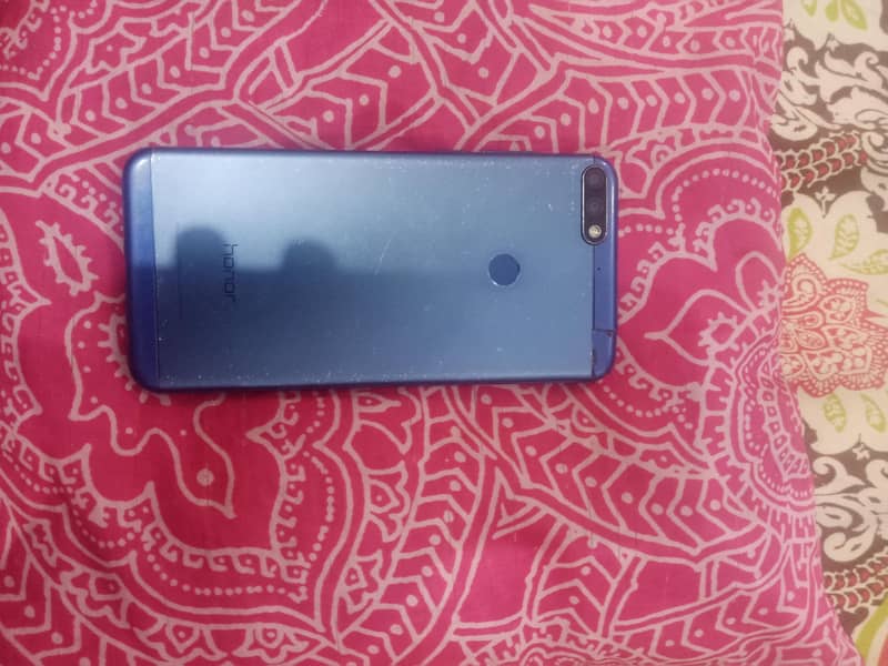 Honor 7C 1