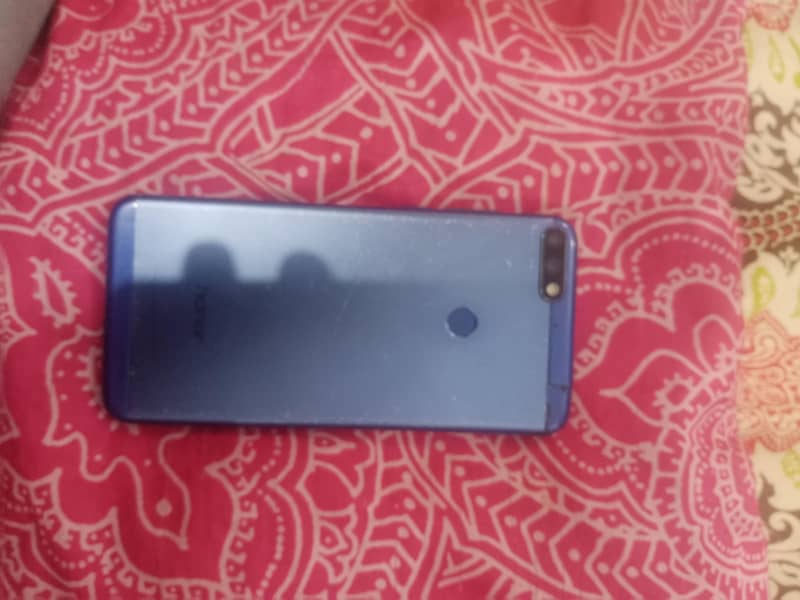 Honor 7C 4