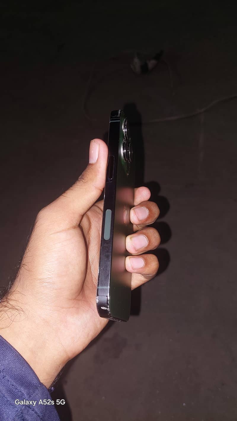 Apple iPhone 13 Pro 4