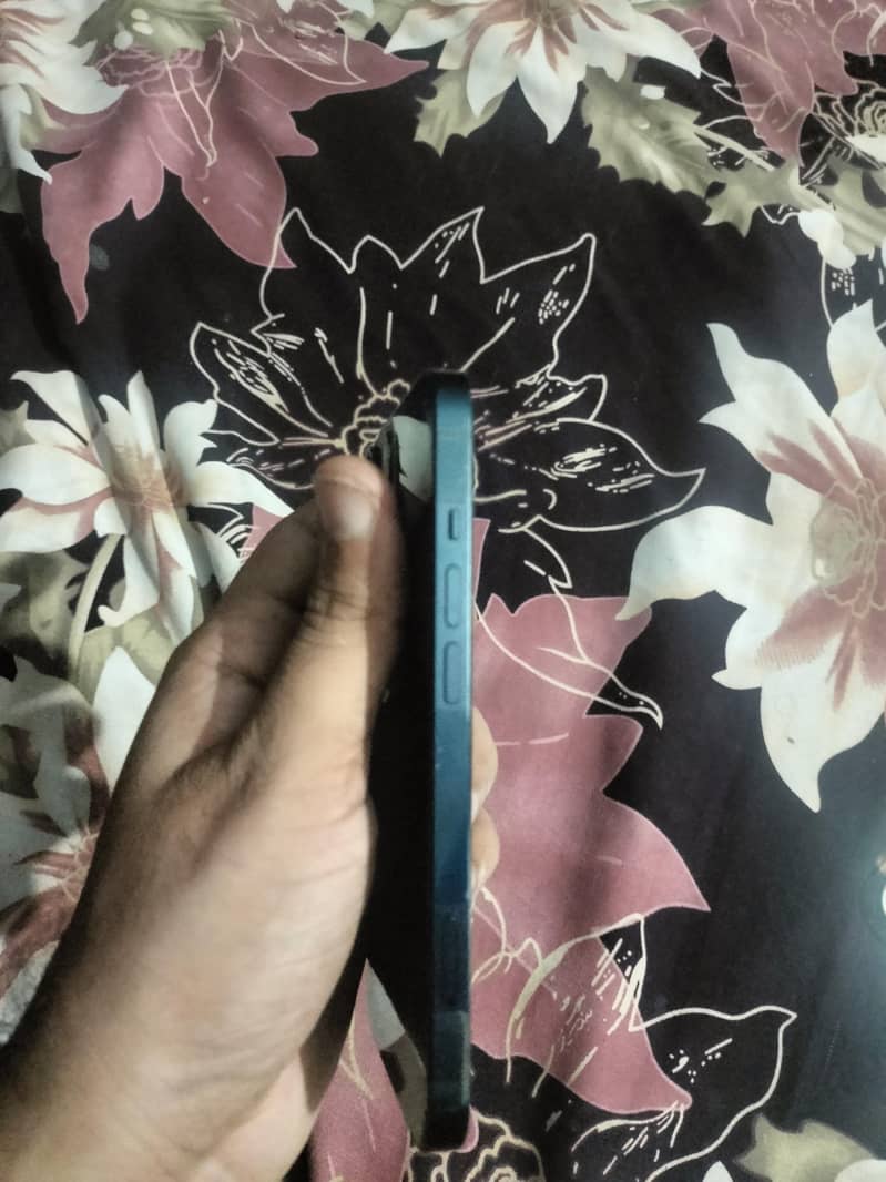 Apple iPhone 13 1