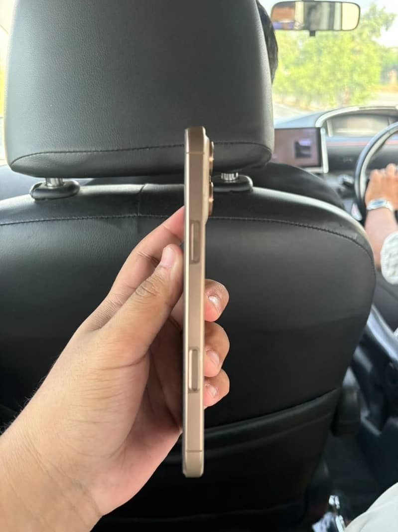 Apple iPhone 16 Pro Max jv 2