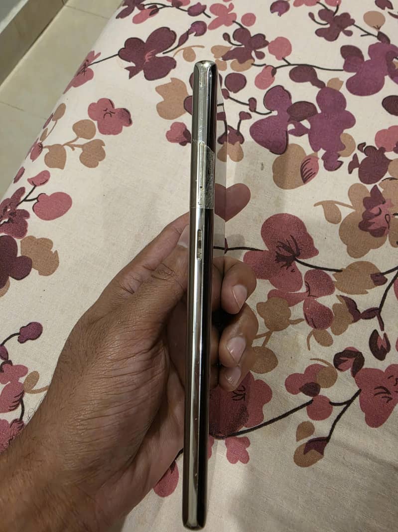 Samsung Mobile Note 8 3