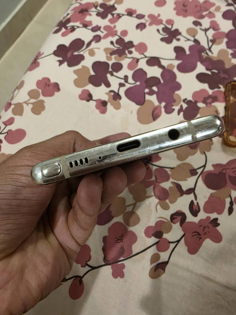 Samsung Mobile Note 8 4