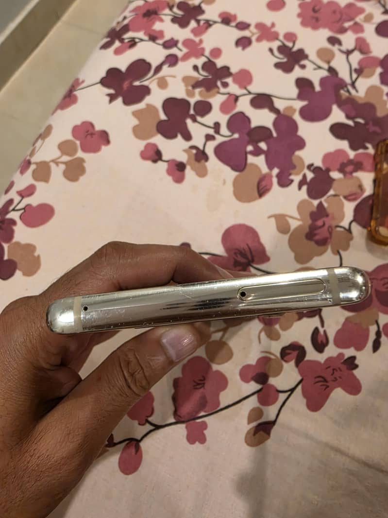 Samsung Mobile Note 8 5