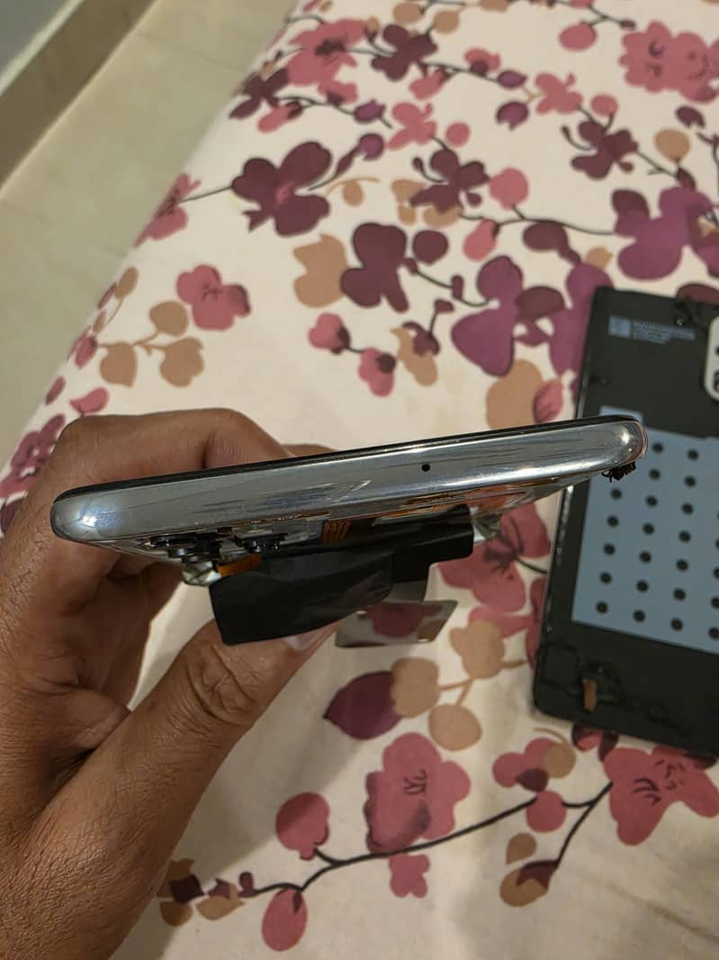 Samsung Mobile A71 4