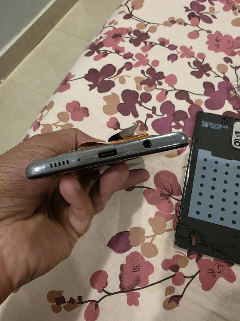 Samsung Mobile A71 5