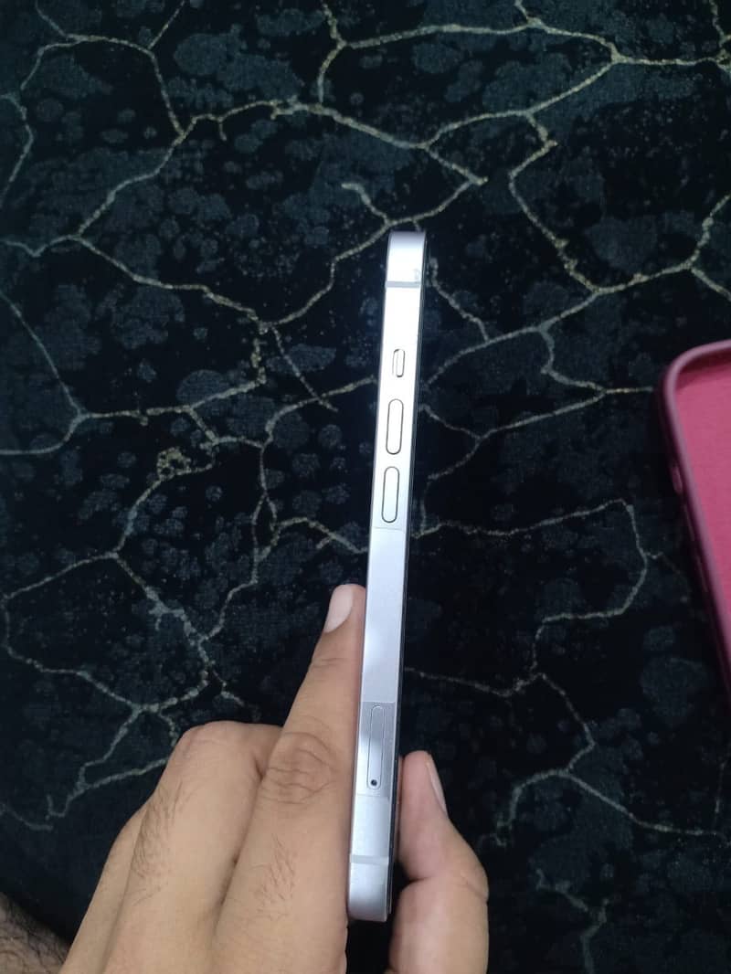 Apple iPhone 14 7