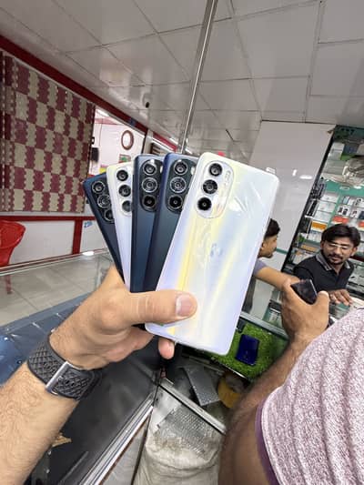 MOTOROLA OFFICIAL PTA APPROVED EDGE-30pro 12/256gb SNAPDRAGON 8-Gen”1