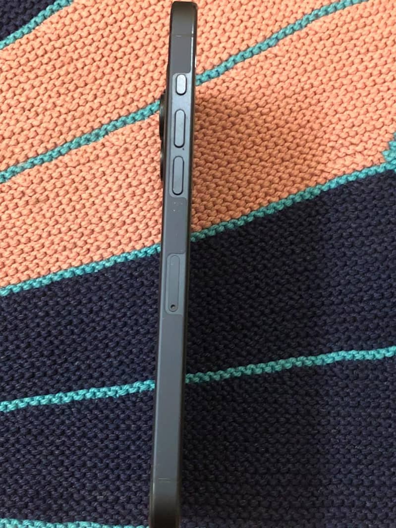 Apple iPhone 15 Pro Max 3