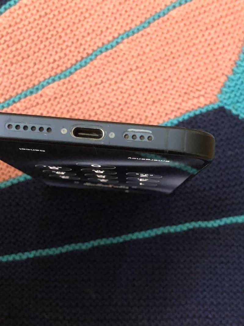 Apple iPhone 15 Pro Max 4