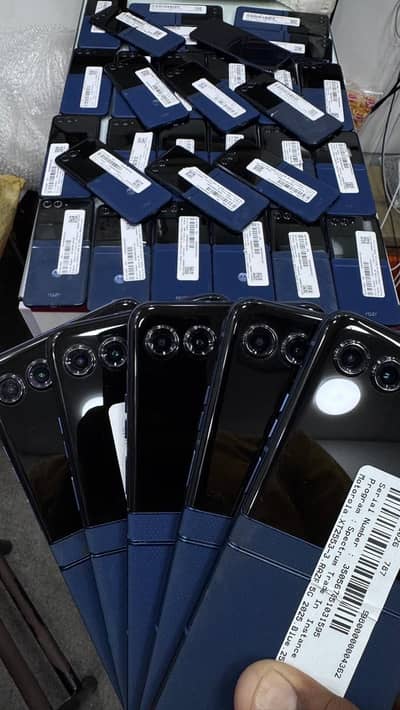 PTAAPPROVED MOTO Razer 60 2025 Dua/$im 8/256gb 50MP 4500MAH Available