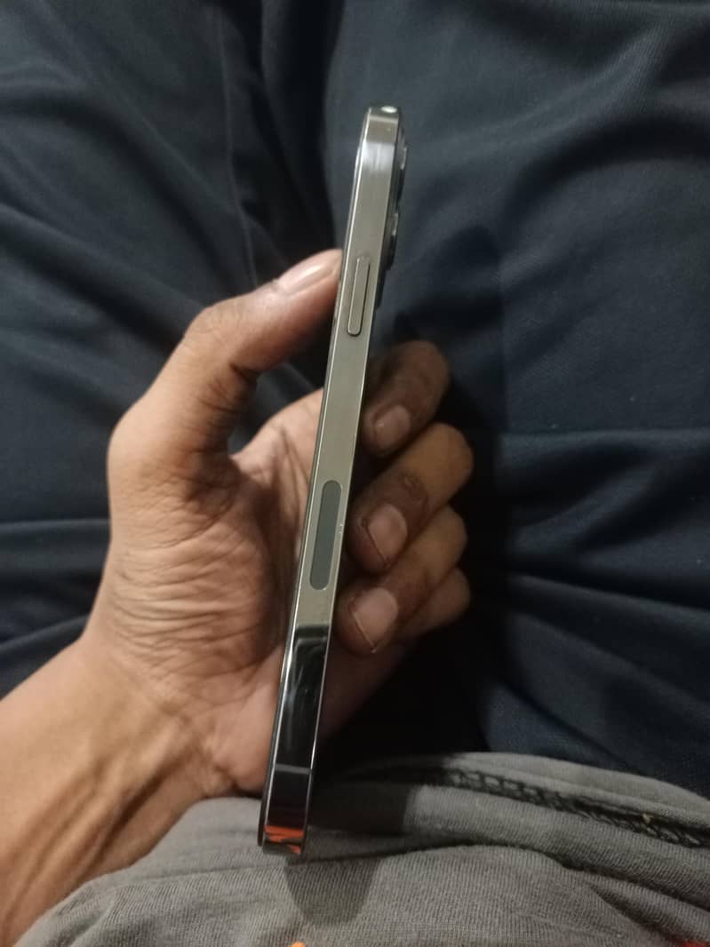 Apple iPhone 12 Pro Max 7