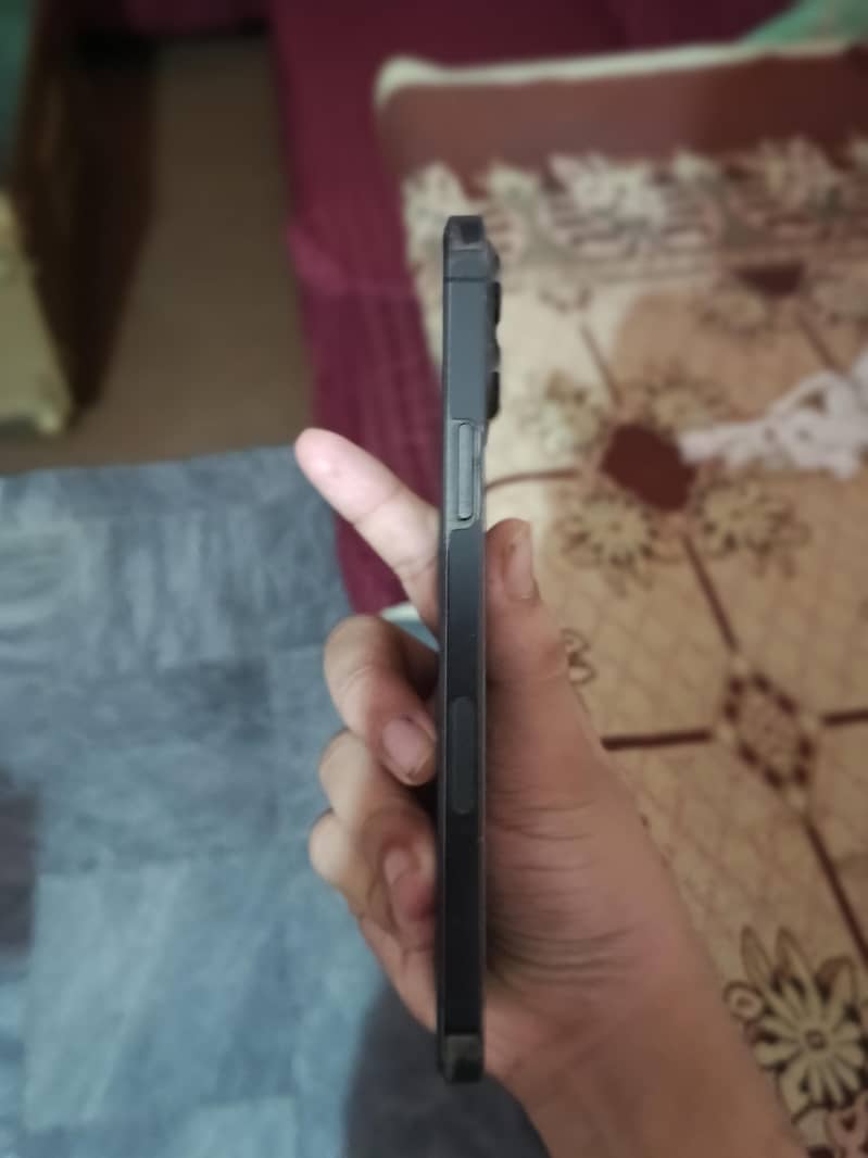 Apple iPhone 13 Pro Max 2