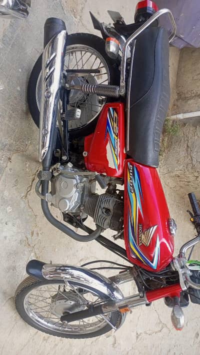 Honda 125 18 model ( 115 ki deni hai final )