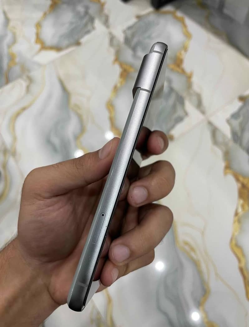 Google Pixel 8 2