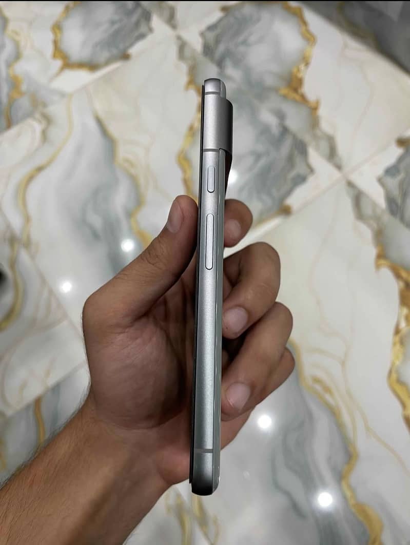 Google Pixel 8 3