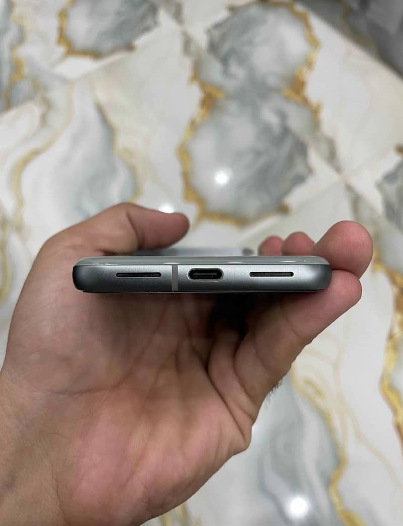 Google Pixel 8 5
