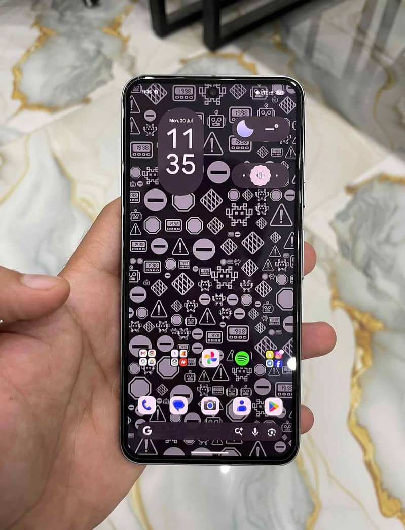Google Pixel 8 6