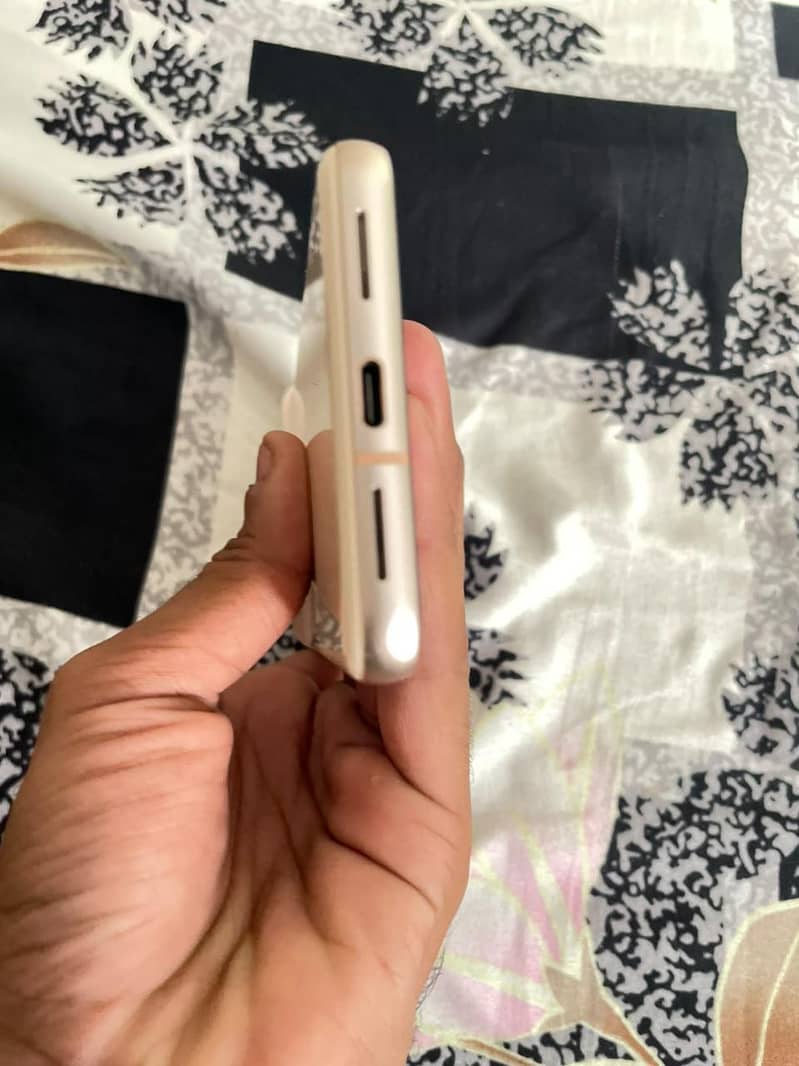 Google Pixel 8 2