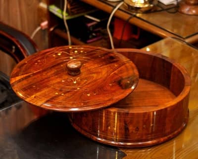 wooden crockry