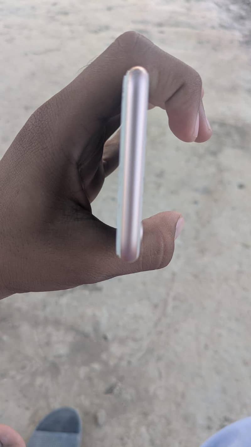 Apple iPhone 8 4