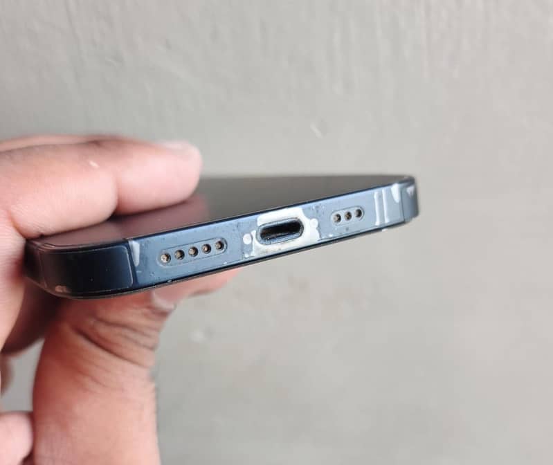 Apple iPhone 14 3