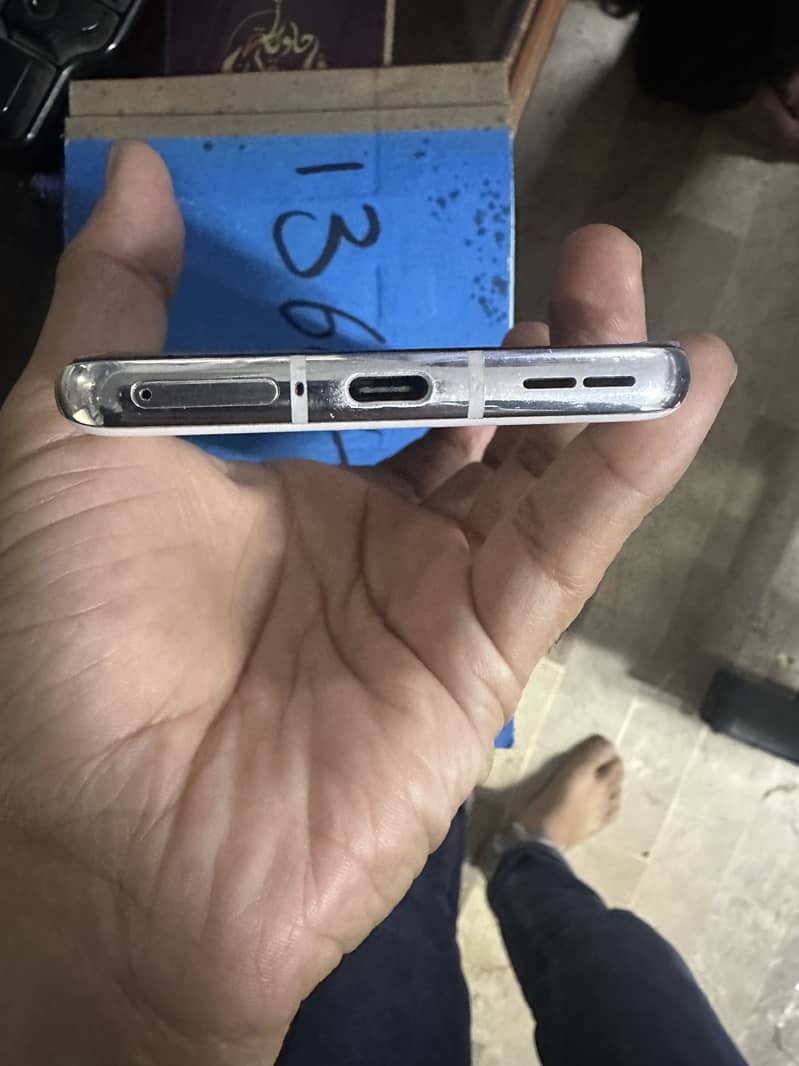 One Plus 10 Pro 6