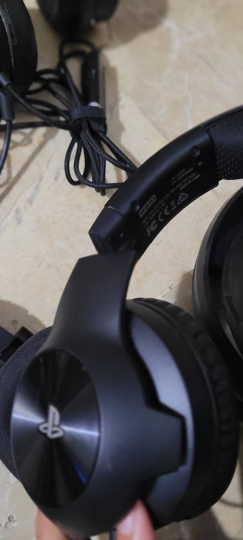 headphones 4