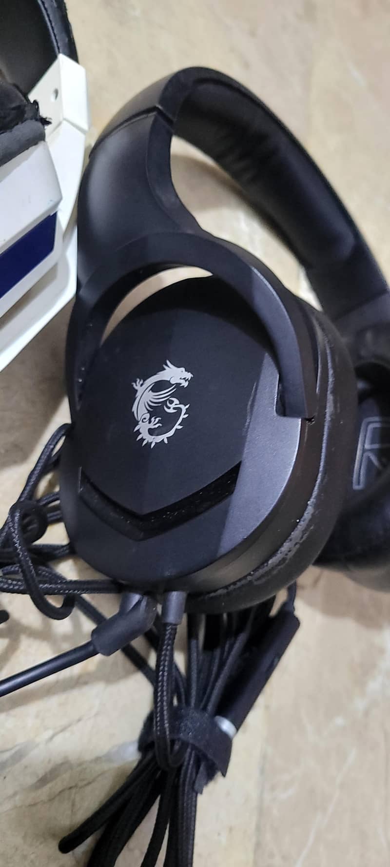 headphones 6