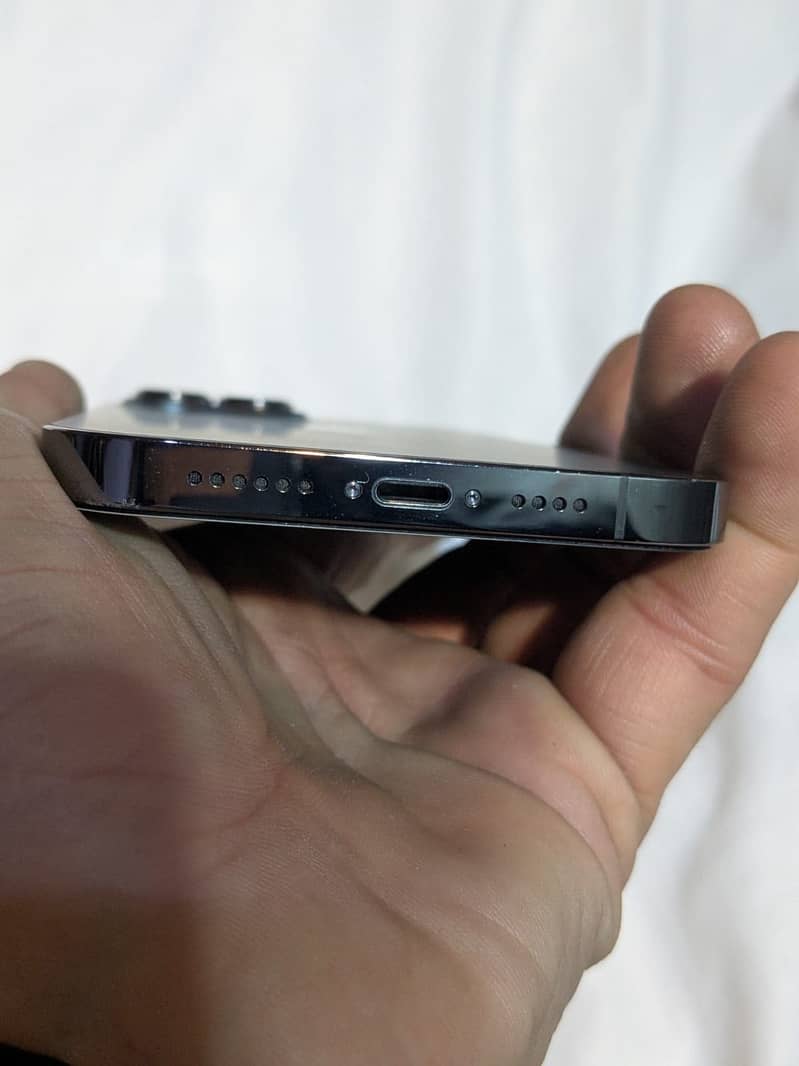 Apple iPhone 13 Pro Max 5