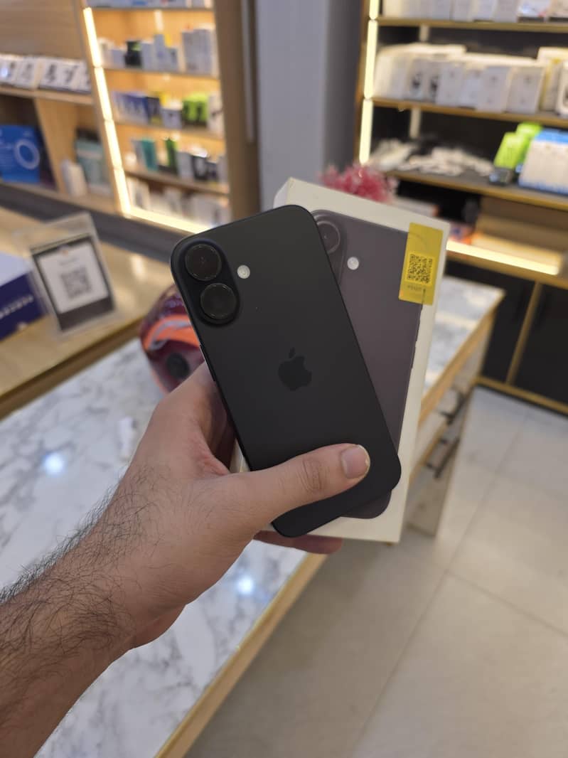 Apple iPhone 16 0