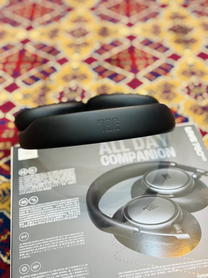 JBL LIVE 780nc 1