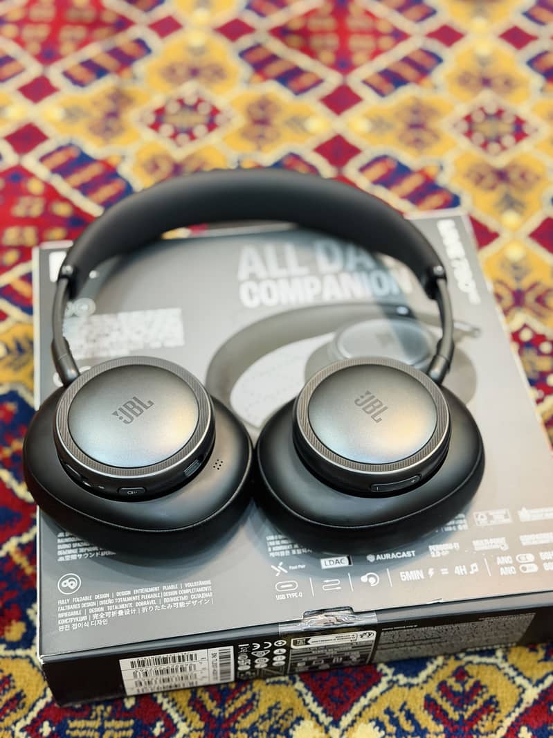 JBL LIVE 780nc 4