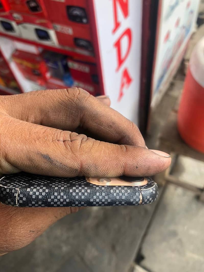 Apple iPhone 11 Pro 1