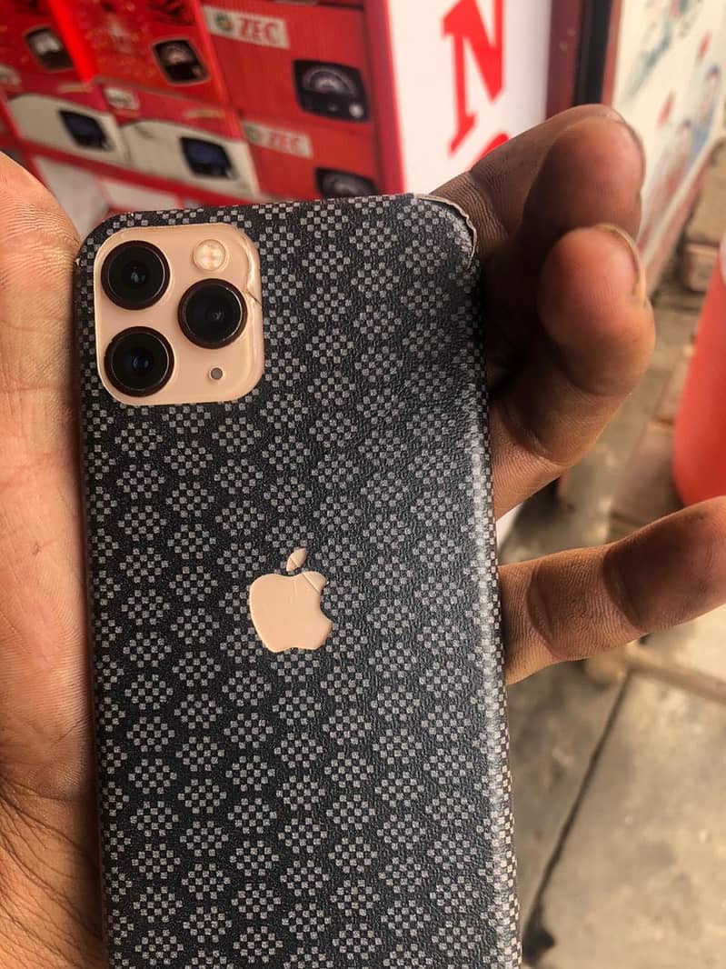 Apple iPhone 11 Pro 2