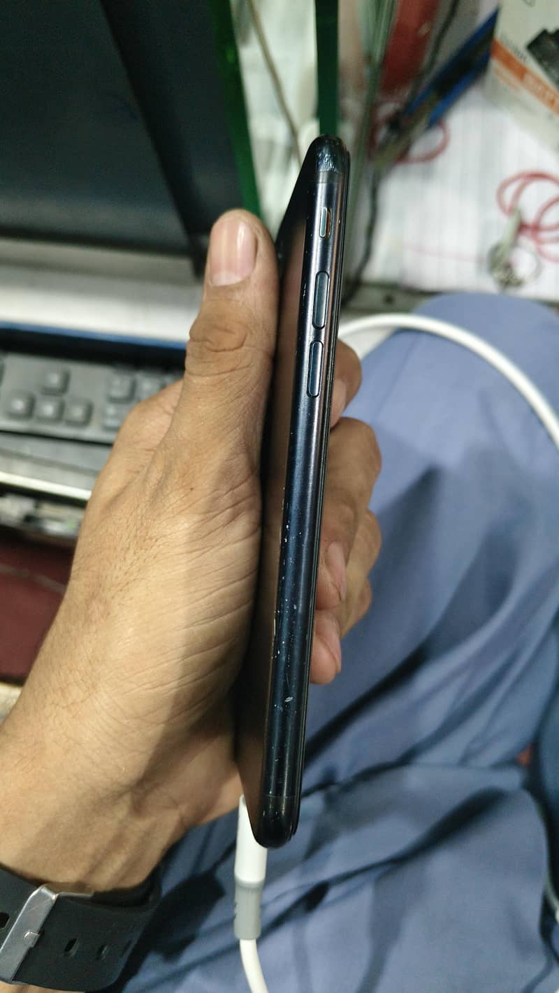 Apple iPhone 7 2