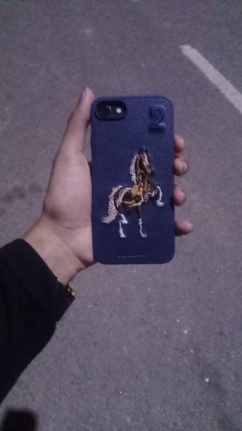 Apple iPhone 7 0