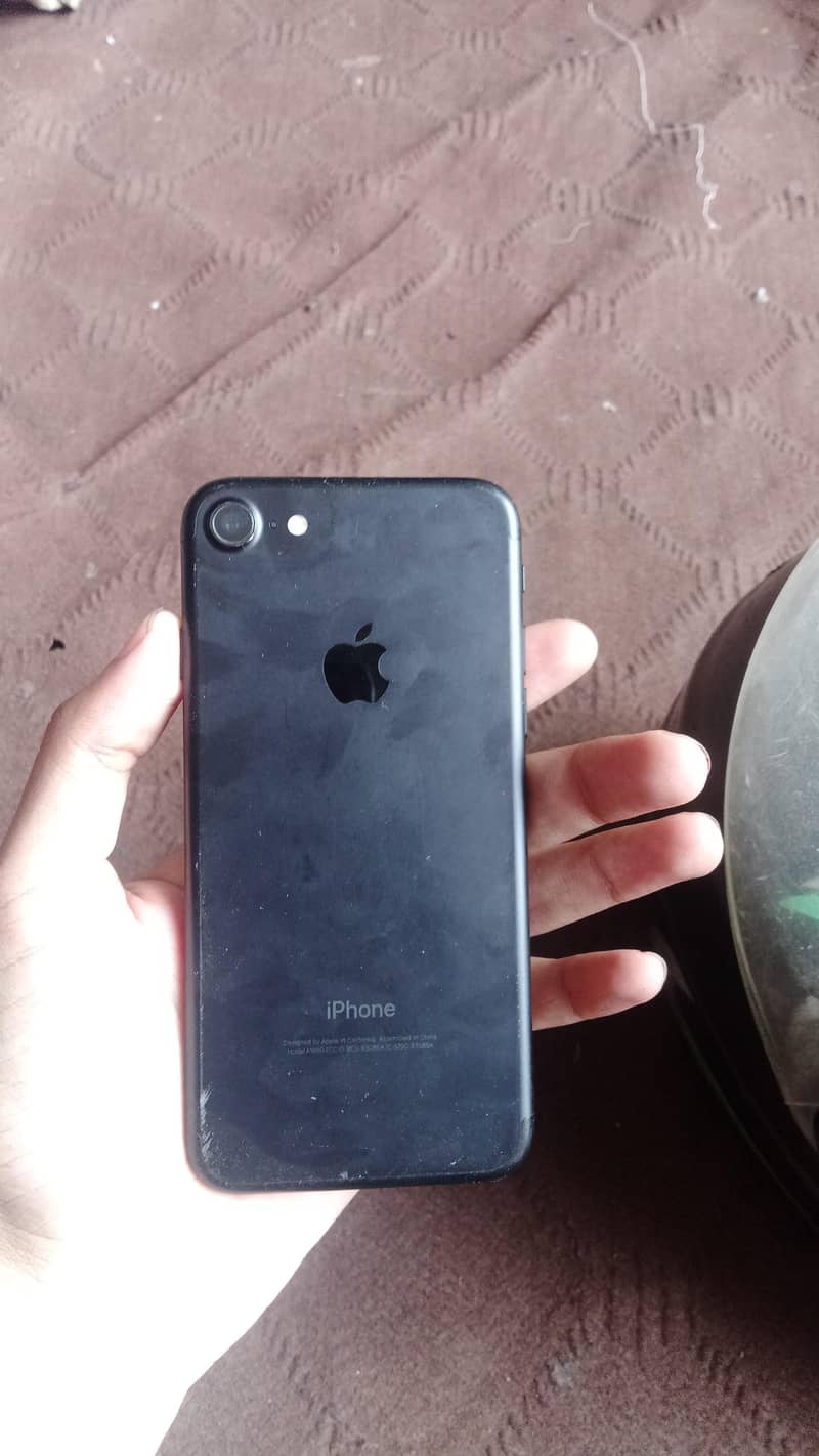 Apple iPhone 7 3