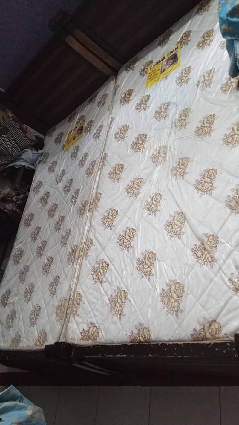 two single mattresses 0