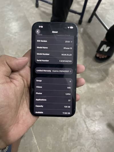 Apple iPhone 13