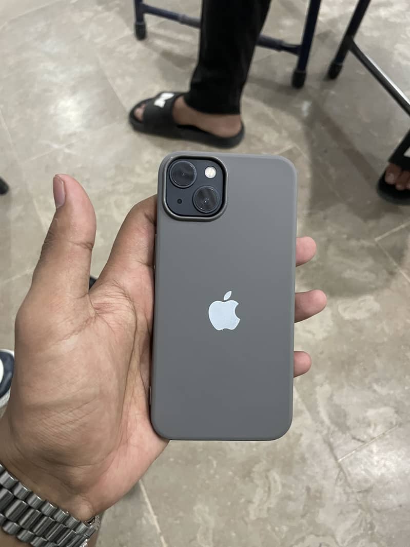 Apple iPhone 13 3