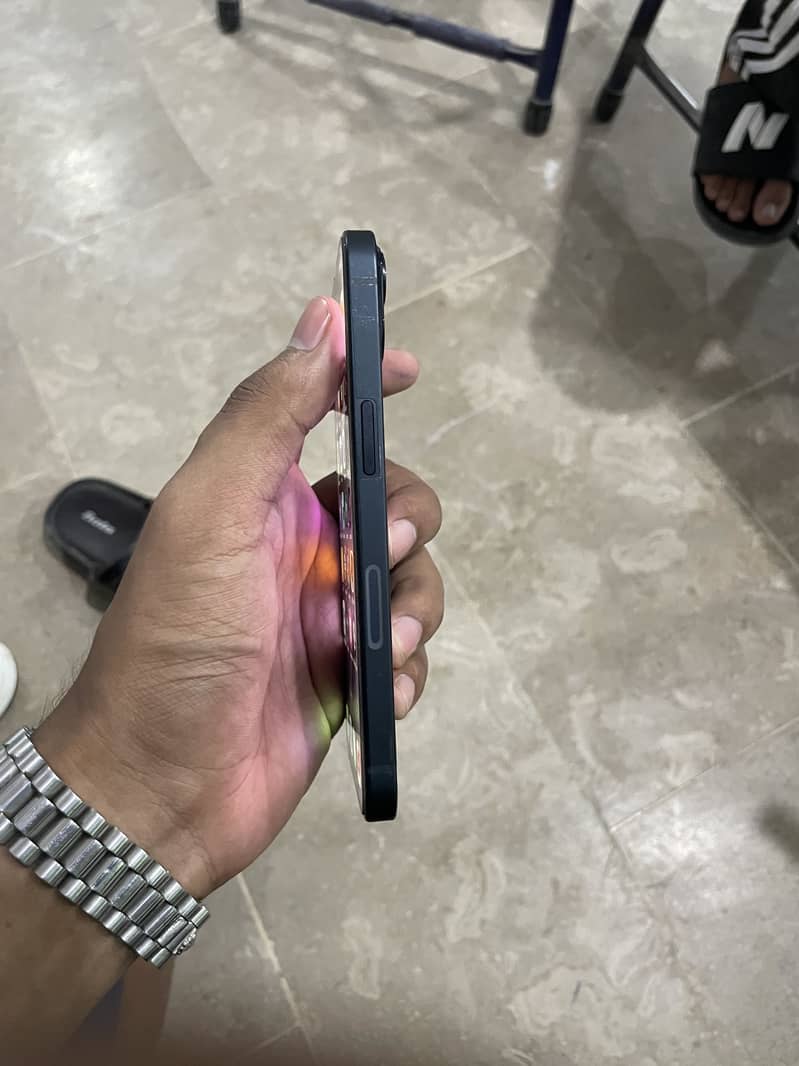 Apple iPhone 13 4