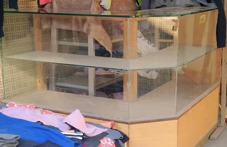 L-SHAPED GLASS DURABLE COUNTER