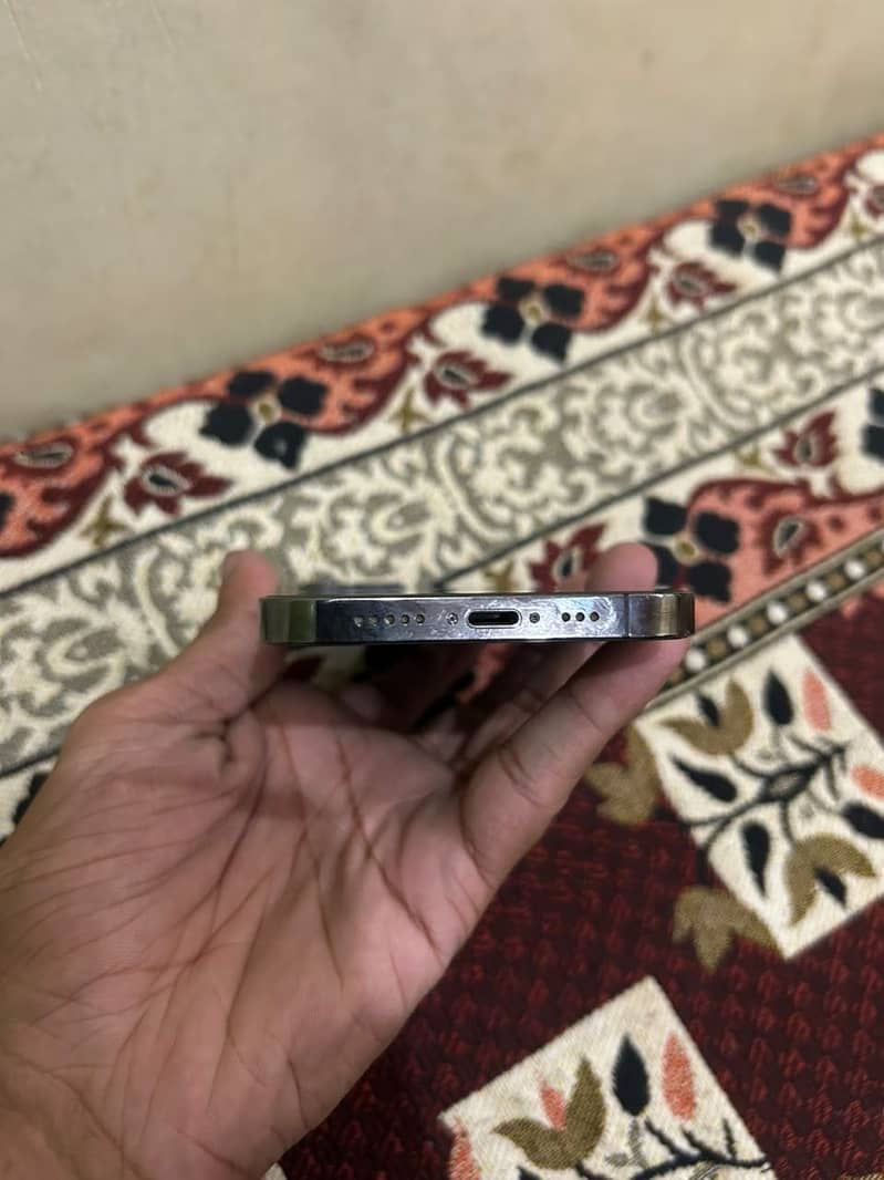 Apple iPhone 12 Pro 1