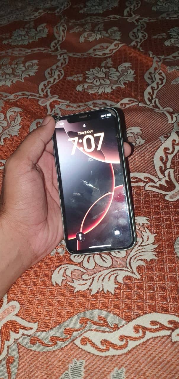 Apple iPhone 11 3