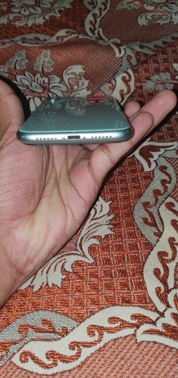 Apple iPhone 11 6