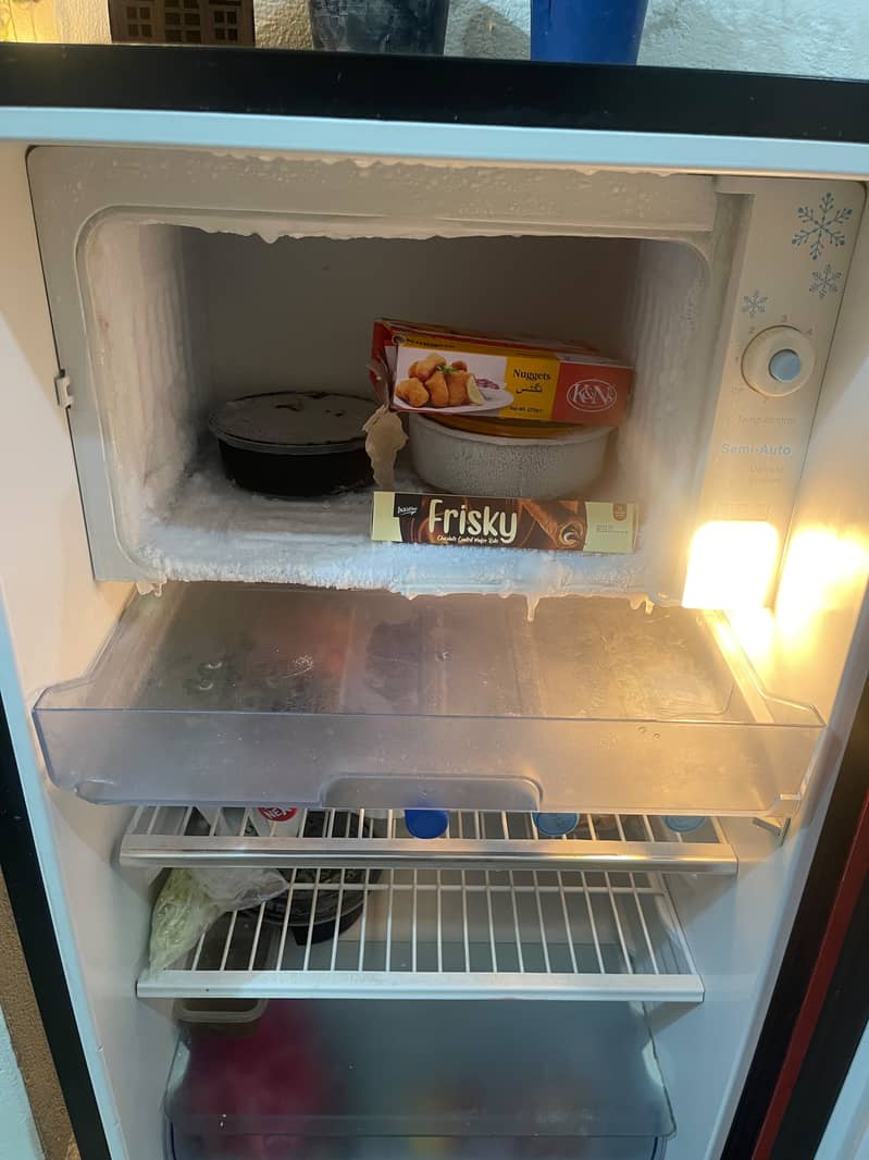 Medium size ,Good functional Refrigerator 4