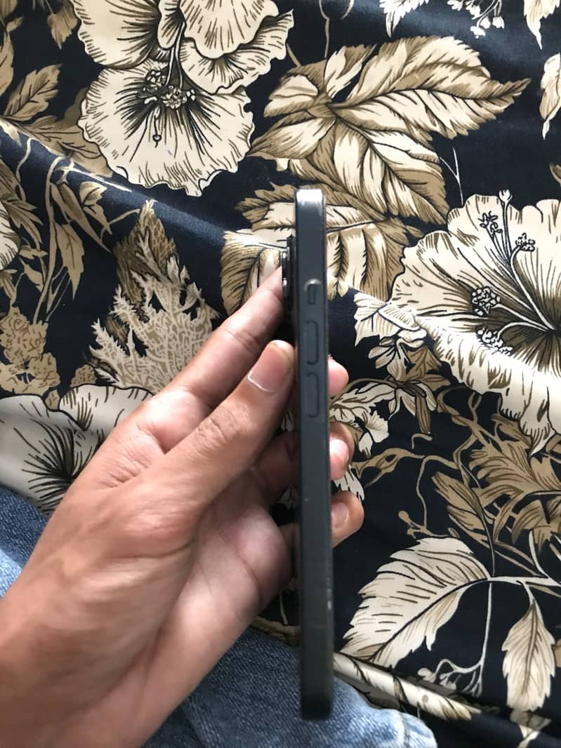 Apple iPhone 14 2